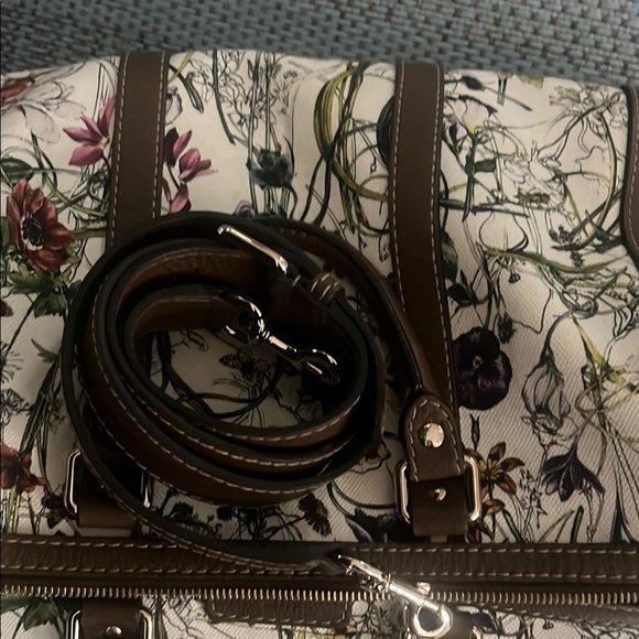 Serial number - Picture 2 of 4